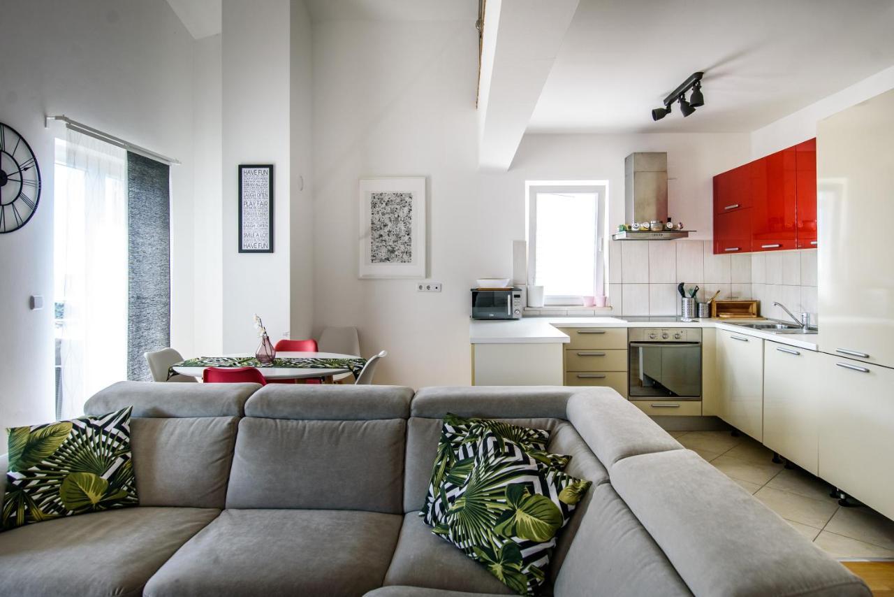 Summer Night Apartment By Duhomes Dubrovnik Bagian luar foto