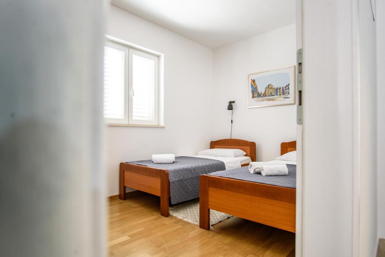 Summer Night Apartment By Duhomes Dubrovnik Bagian luar foto